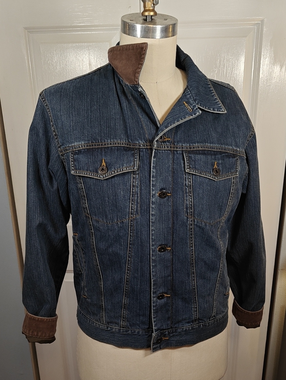 LL Bean Mens Medium Indigo Denim Jacket Brown Corduroy Collar Cuffs Trucker